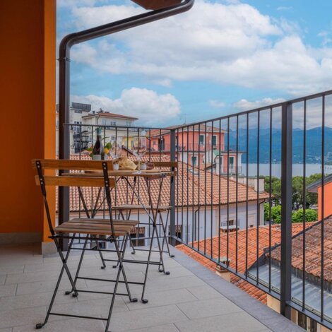 Lakeview Attico Saini terrace lake view